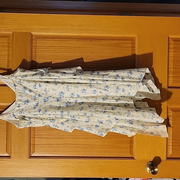 In Vogue Paris Sun- Dress Size XL - Picture 5 of 7